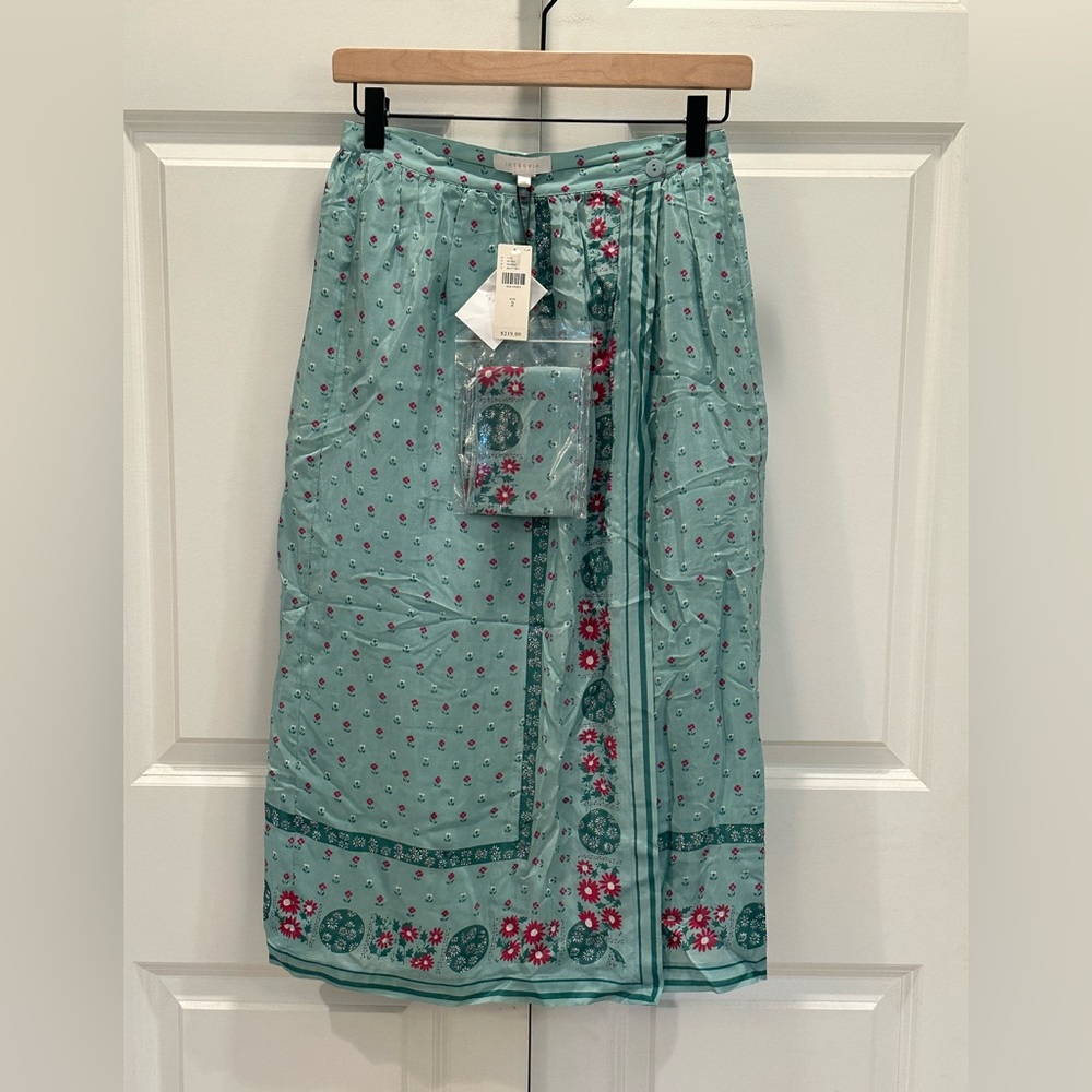 NWT Intropia Anthropologie Teal Skirt w/Petite White & Red Flowers (size 34/2)